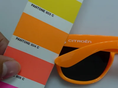 Promoción de gafas de sol de moda de plástico con logotipo personalizado